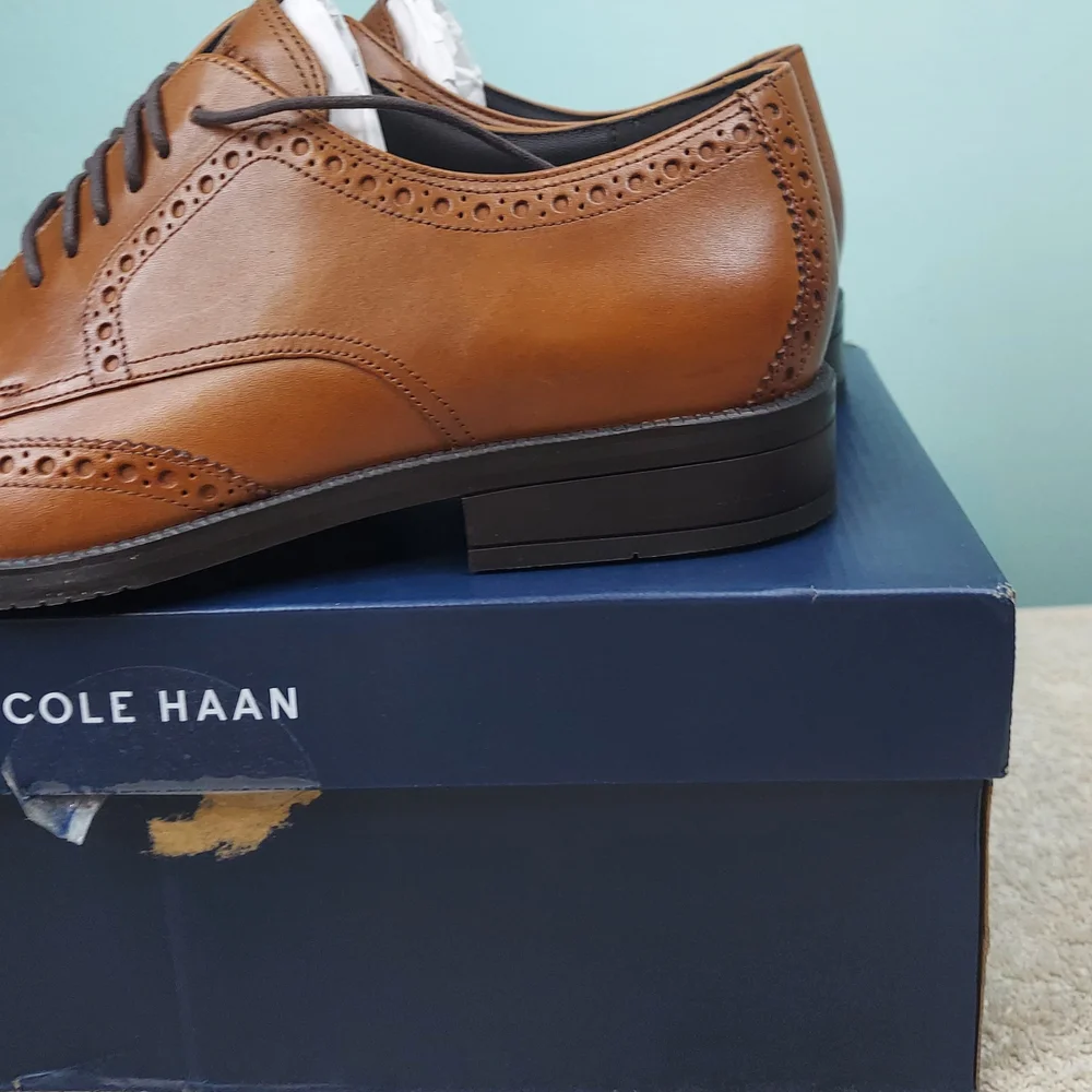 Cole Haan Mens Tan Leather Wingtip Oxfords Size 12 NWT Groom Shoes Formal Office